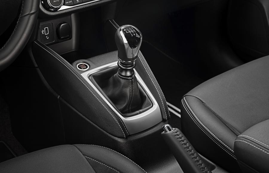 Детали интерьера Nissan Micra N-Sport (K14) 2019 года  (WW) (фото 18 из 43)